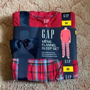 GAP Men's Red Plaid Flannel Sleepwear Set